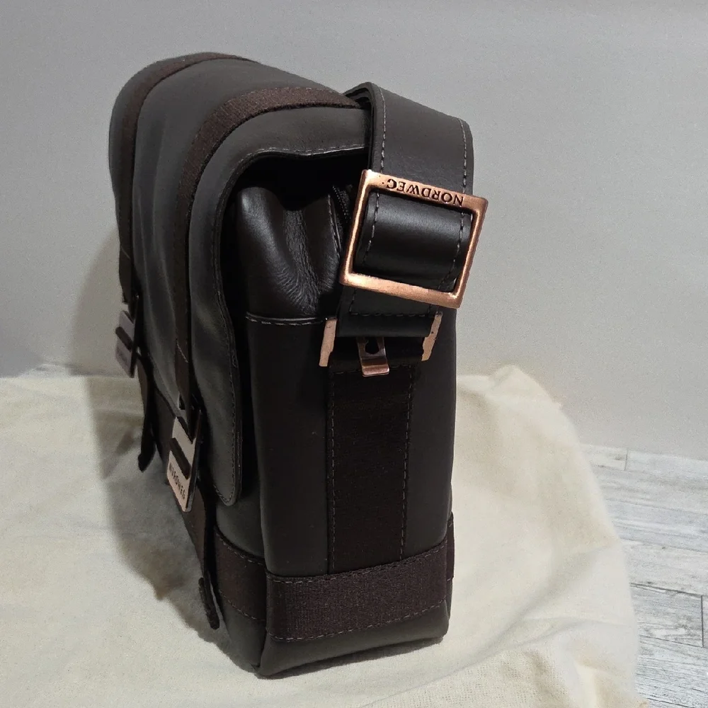 Nordweg Leather Messenger Bag